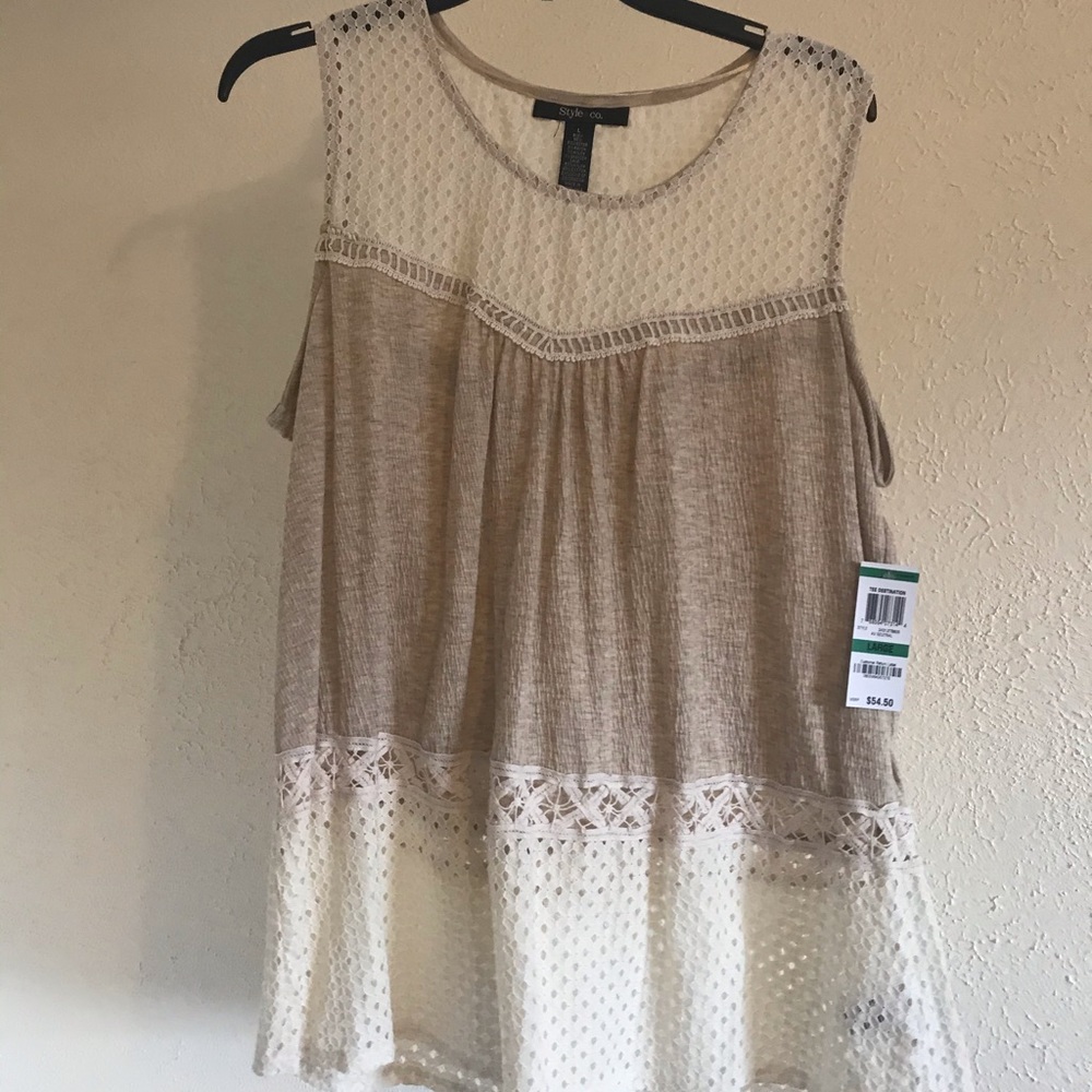 Miss sleeveless shirt